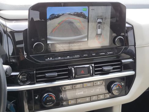 Certified 2025 Nissan Pathfinder SL w/ SL Premium Package image 30