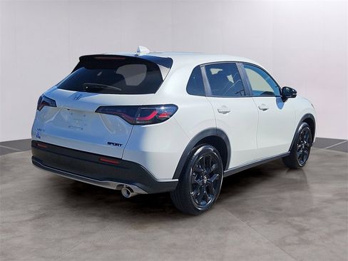 Certified 2024 Honda HR-V Sport image 4