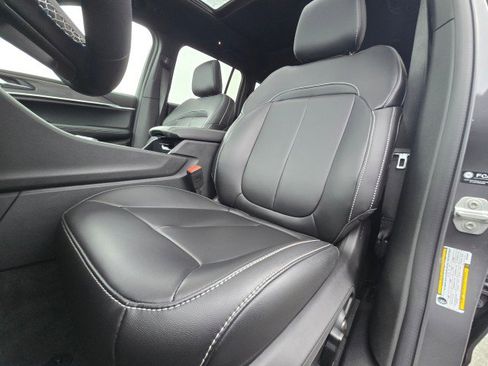 New 2025 Jeep Grand Cherokee Limited image 24