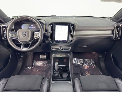 Used 2021 Volvo XC40 P8 Recharge w/ Advanced Package image 12