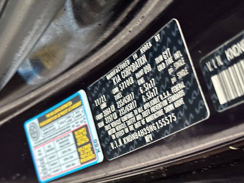 Used 2022 Kia Carnival LX image 26