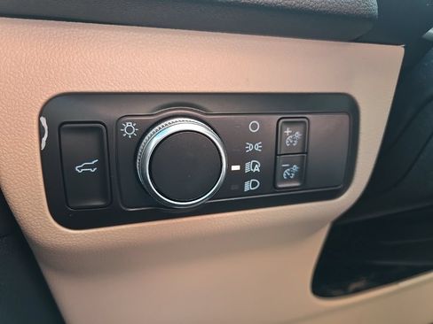 Used 2022 Ford Escape SE w/ Convenience Package FWD image 41