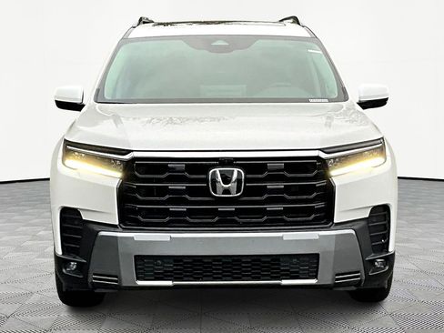New 2026 Honda Pilot Touring image 2