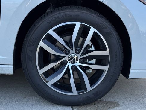 New 2025 Volkswagen Jetta SE image 6