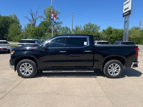 Used 2022 Chevrolet Silverado 1500 LTZ w/ Technology Package AWD/4WD image 6