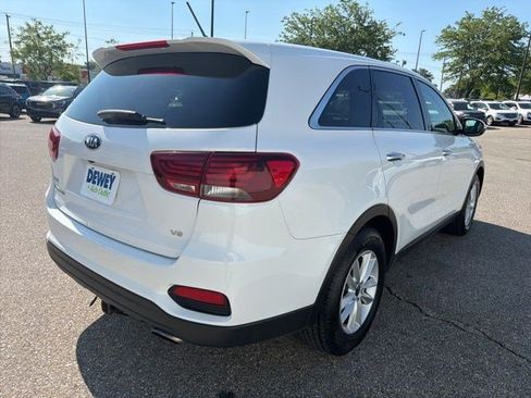 Used 2020 Kia Sorento FWD V6 image 5