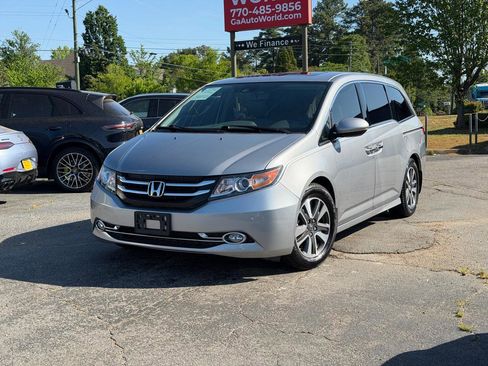 Used 2016 Honda Odyssey Touring Elite image 4