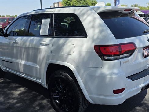 Used 2020 Jeep Grand Cherokee Altitude RWD image 7