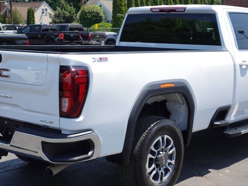 Used 2024 GMC Sierra 3500 SLE AWD/4WD image 11
