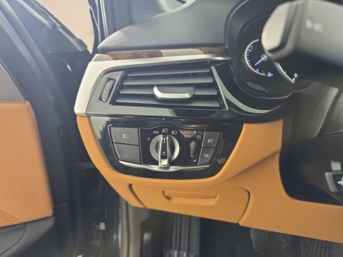 Used 2018 BMW 530i xDrive 530i xDrive image 29