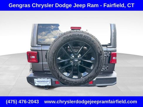 Certified 2025 Jeep Wrangler Unlimited Sahara AWD/4WD image 11