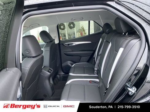 Certified 2025 Buick Envision Sport Touring image 29