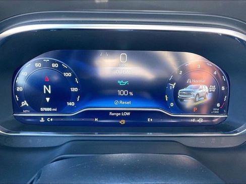 Used 2024 Chevrolet Suburban LT image 24