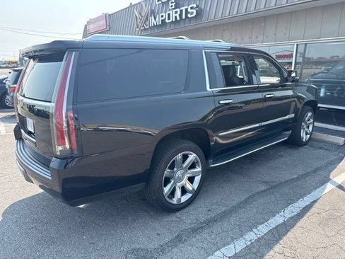 Used 2015 Cadillac Escalade ESV Luxury AWD/4WD image 4