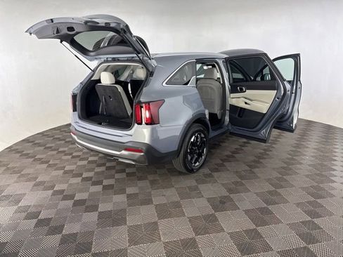 Certified 2025 Kia Sorento S AWD/4WD image 16