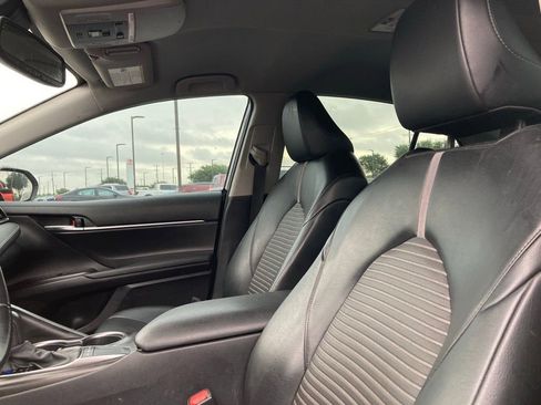 Used 2023 Toyota Camry SE w/ Convenience Package image 7