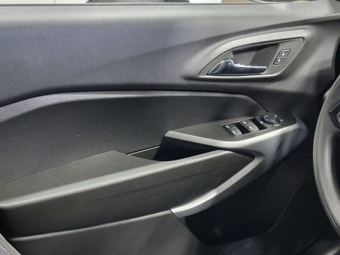 Certified 2025 Chevrolet Trax LS w/ LS Convenience Package FWD image 22