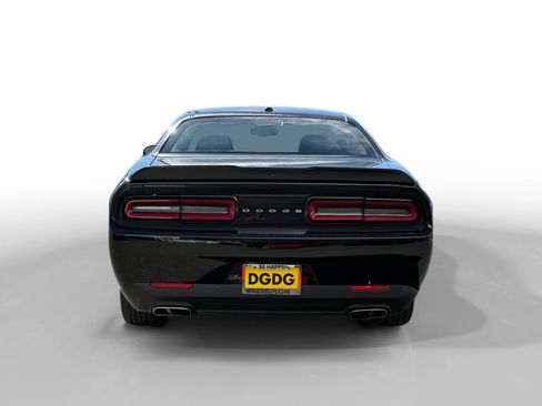 Used 2023 Dodge Challenger SXT image 4