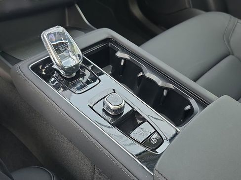 New 2026 Volvo XC90 T8 Plus image 36