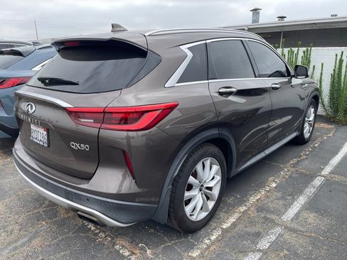 Used 2019 INFINITI QX50 Essential w/ Premium Heat Package AWD/4WD image 4