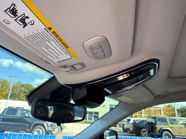 Used 2023 Jeep Grand Cherokee L Limited AWD/4WD image 39