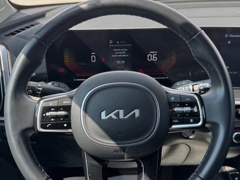 Used 2025 Kia Sorento S FWD image 11