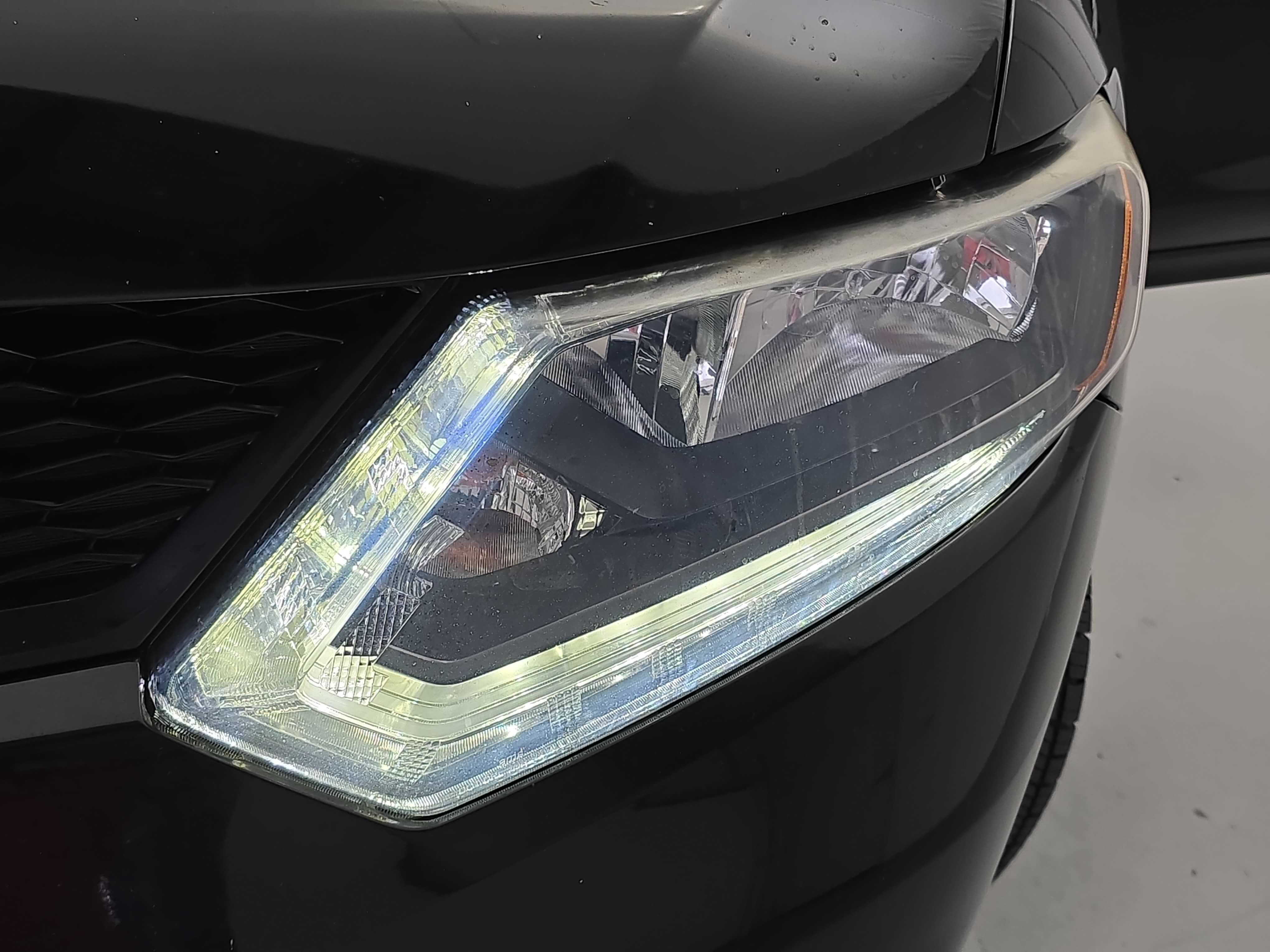 Used 2016 Nissan Rogue SV w/ SV Premium Package AWD/4WD image 31