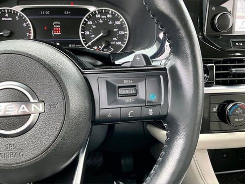 Used 2024 Nissan Pathfinder SL image 12