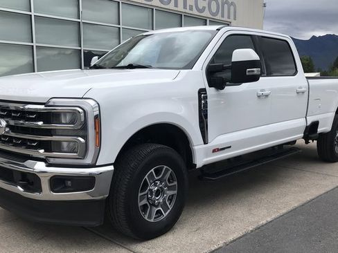 Certified 2023 Ford F350 Lariat w/ FX4 Off-Road Package image 3