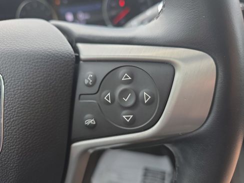 Used 2023 GMC Acadia SLT w/ Preferred Package FWD image 22