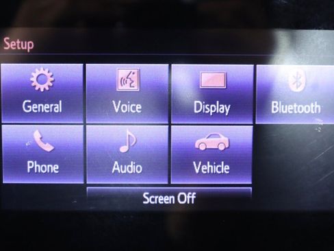 Used 2018 Toyota Corolla LE w/ Carpet Mat Package (TMS) FWD image 18