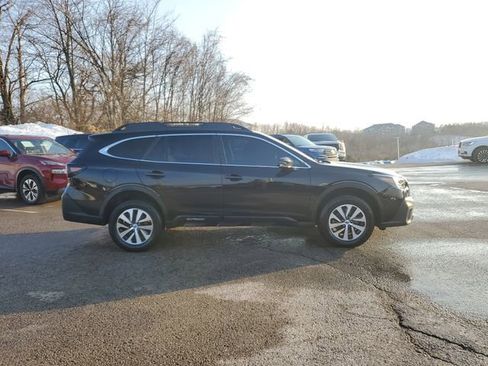 Used 2021 Subaru Outback Premium image 3