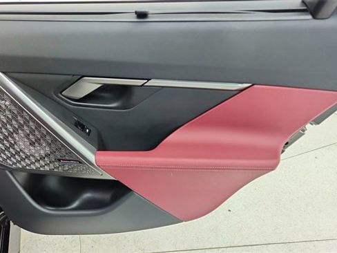 Used 2025 BMW 540i xDrive w/ Executive Package image 29