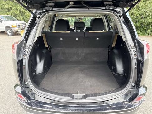 Used 2018 Toyota RAV4 XLE w/ Plus Extra Value Package AWD/4WD image 11
