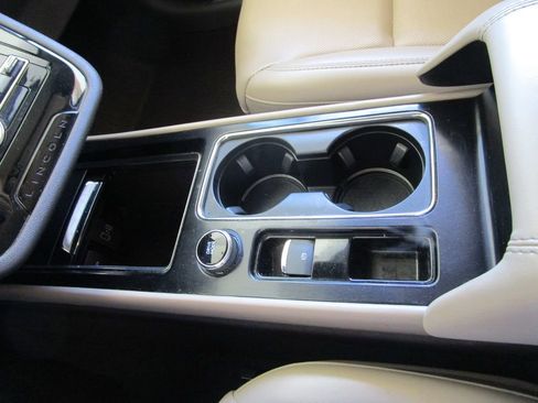 Used 2020 Lincoln Corsair FWD w/ Equipment Group 101A image 28