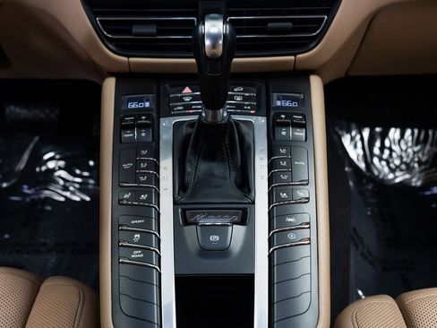 Used 2019 Porsche Macan image 13