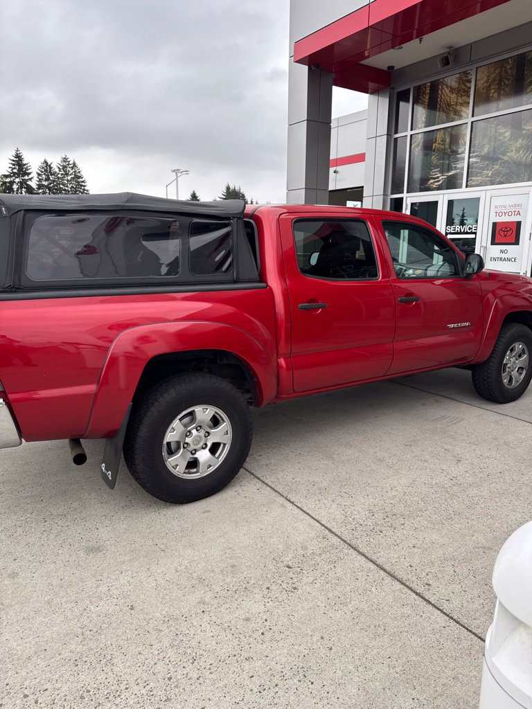 Used 2015 Toyota Tacoma 4x4 Double Cab w/ SR5 Package image 3