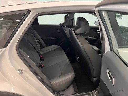 Used 2025 Kia K4 FWD image 9