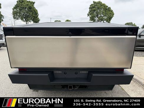 Used 2024 Tesla Cybertruck AWD Crew Cab image 5