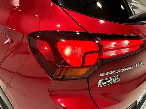 Used 2021 Buick Encore GX Select image 22