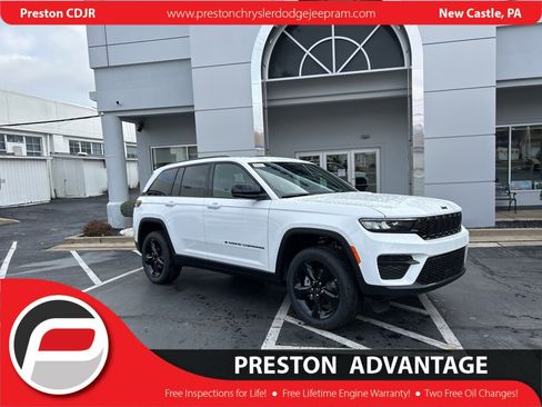 New 2025 Jeep Grand Cherokee Altitude image 1