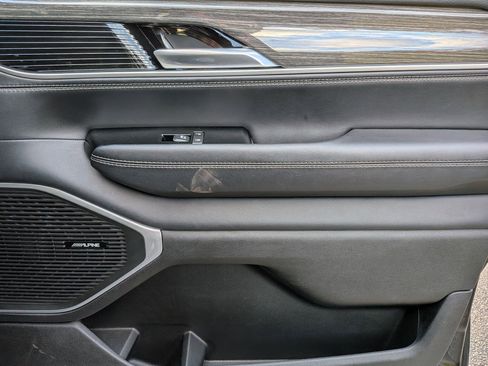 Used 2022 Jeep Wagoneer Series II w/ Premium Group I image 38