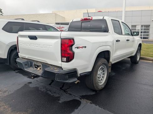 Used 2025 Chevrolet Colorado W/T w/ Advanced Trailering Package AWD/4WD image 3