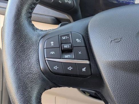 Used 2020 Ford Escape Titanium image 4