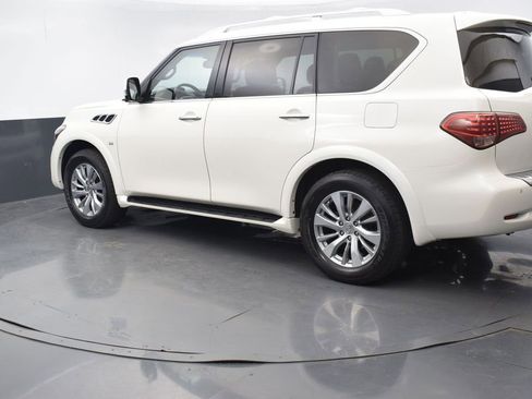 Used 2017 INFINITI QX80 4WD w/ Driver Assistance Package image 4