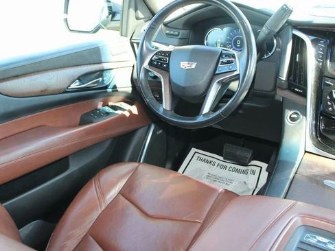 Used 2018 Cadillac Escalade Premium Luxury image 32