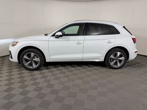 Used 2024 Audi Q5 2.0T Premium image 2