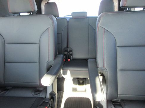 New 2026 Chevrolet Traverse Z71 w/ LPO, Floor Liner Package image 20