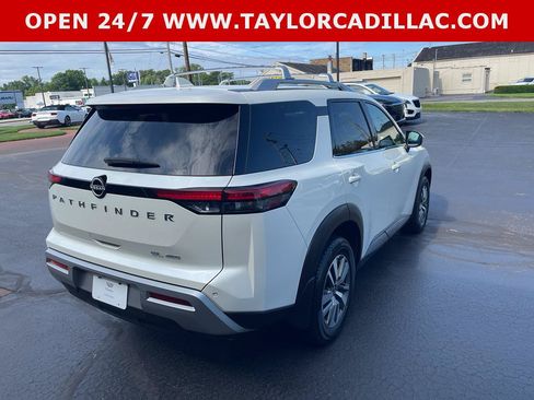 Used 2023 Nissan Pathfinder SL AWD/4WD image 8