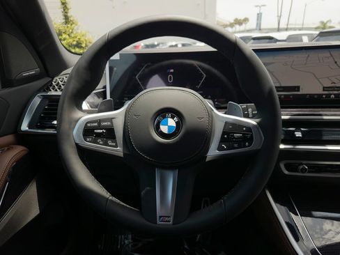 New 2026 BMW X5 xDrive40i w/ M Sport Package AWD/4WD image 14